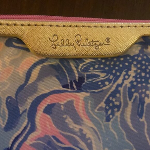 Lilly Pulitzer ID Case Keychain Wallet with Zip Close, Card Holder - Picture 3 of 4